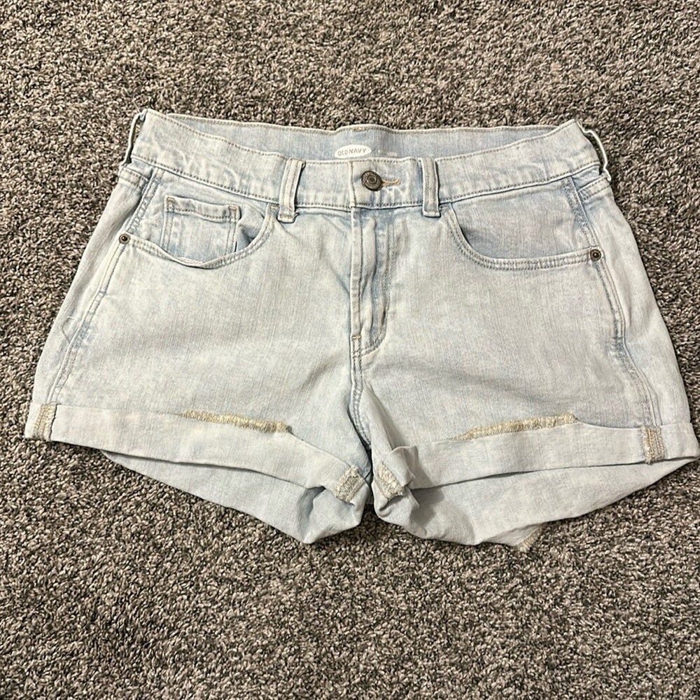 Light Wash Mid-Rise Mom Jean Shorts with Folded Edge, Size 4